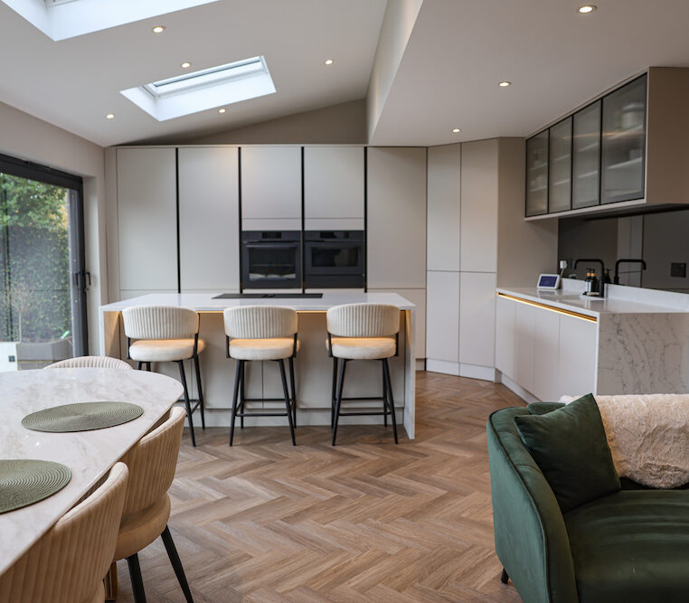 open plan handleless kitchen